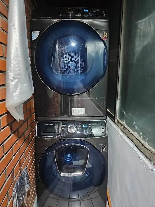 Hongdae, 10Mins To Hapjeong Station, Mangwon Station, 2 Rooms 3 Beds, Max 5Pax Seoel 0*,  Zuid-Korea